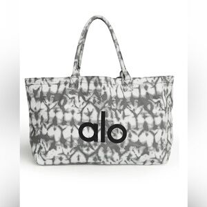 ALO Iconic Tote